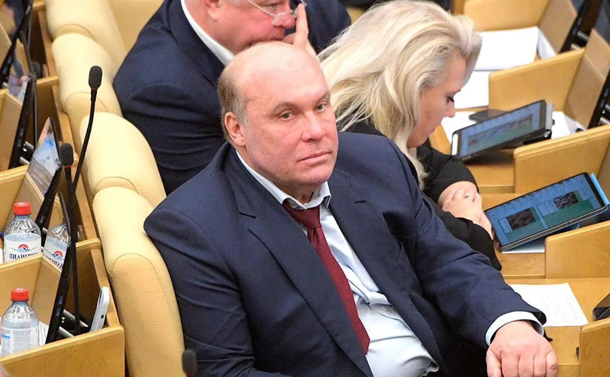 Депутат Андрей Колесник назвал сообщения о мобилизации слухами, распространяемыми иностранными службами, чтобы запугать россиян.