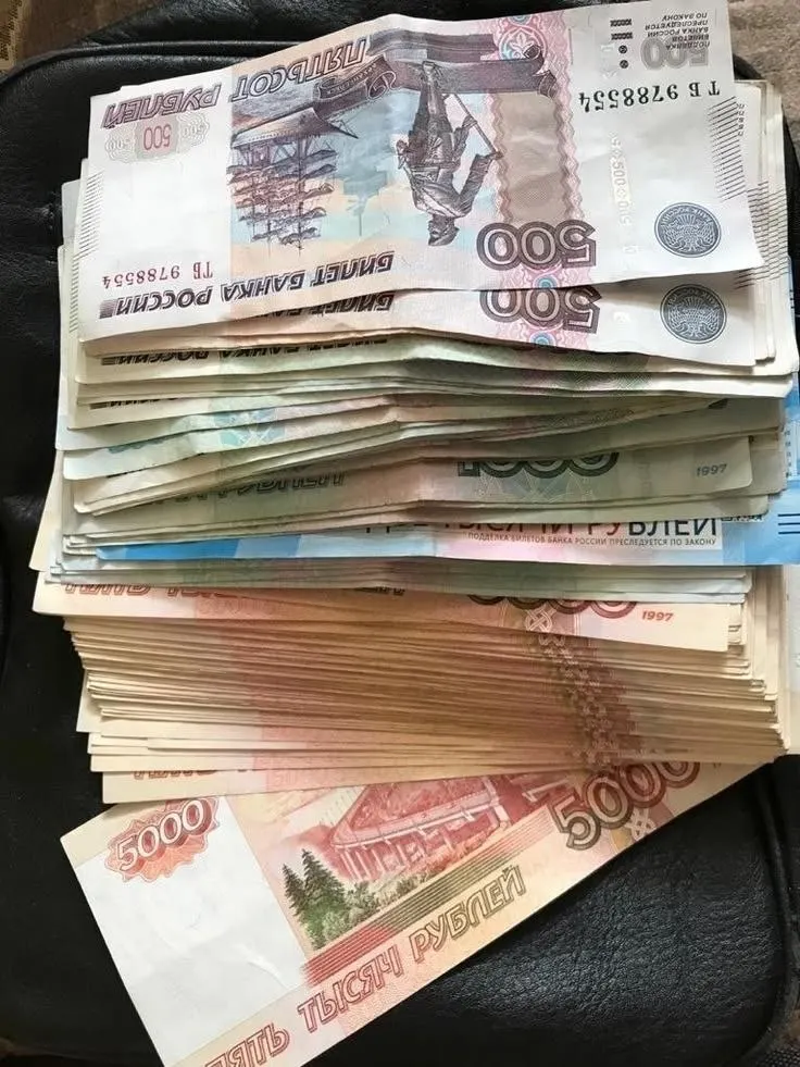 Предлагается ввести обязательную годовую премию для всех работников; на первом этапе — для бюджетников; законопроект уже внесён.