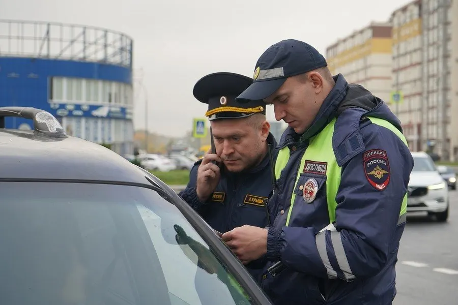 Судебные приставы совместно с ГИБДД арестовали пять машин должников в Калининграде, выявив их по камерам системы «Безопасный город». Самый крупный долг — 3,4 млн рублей.