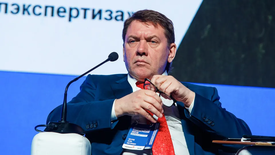 Гендиректор государственной комиссии по запасам полезных ископаемых задержан по подозрению в крупной взятке. Ведутся следственные действия.