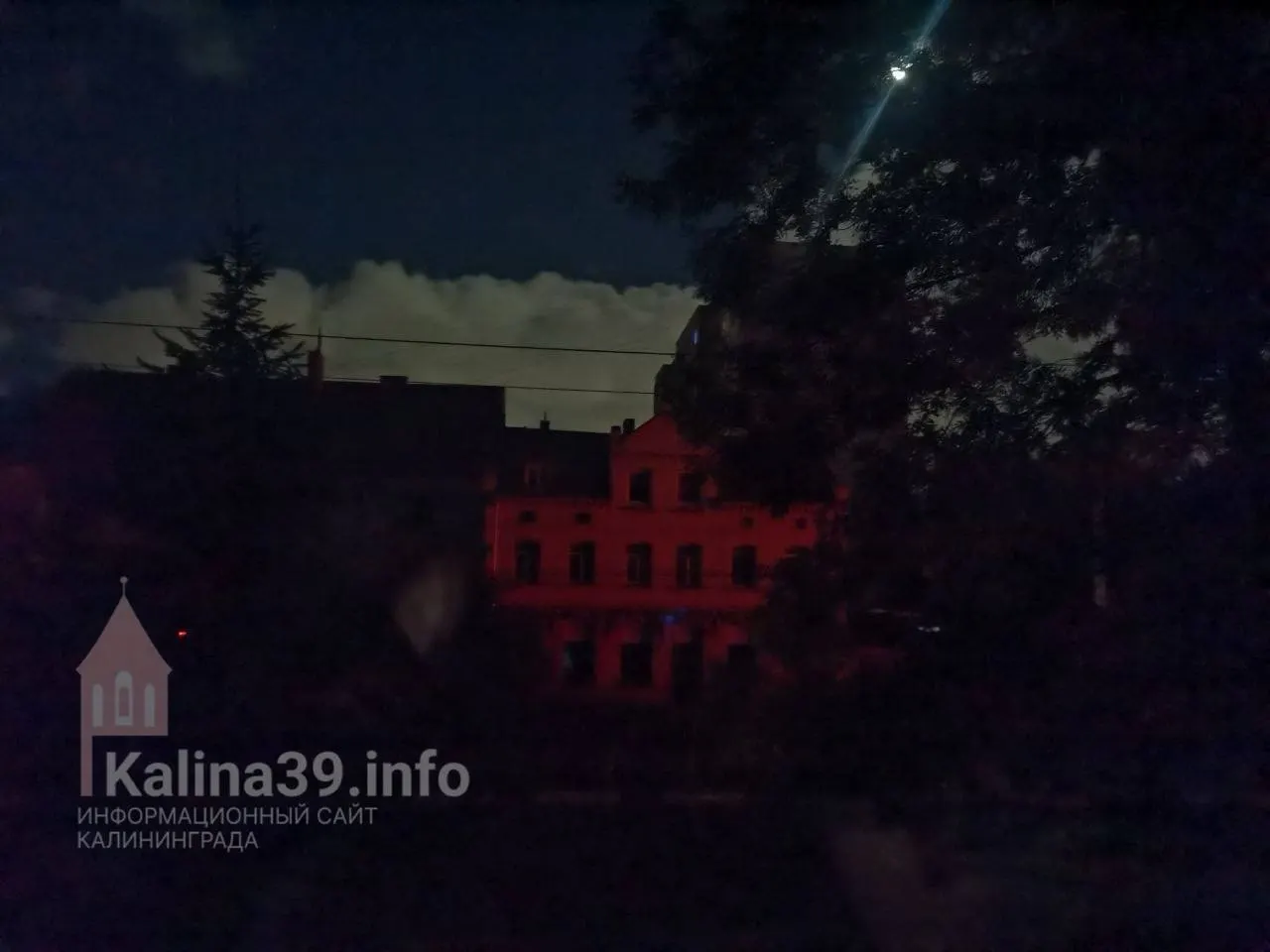 В Калининградской области произошли массовые отключения света в нескольких районах города и прилегающих населённых пунктов. Причины и сроки восстановления пока неизвестны.