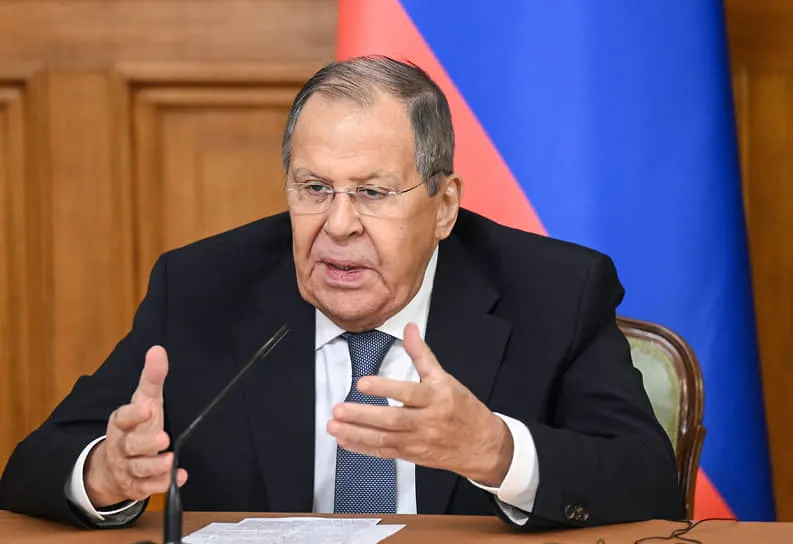 Министр иностранных дел сообщил о продолжении и возможной эскалации информационной войны вокруг операции на Украине, сказано на встрече с редакторами африканских изданий.