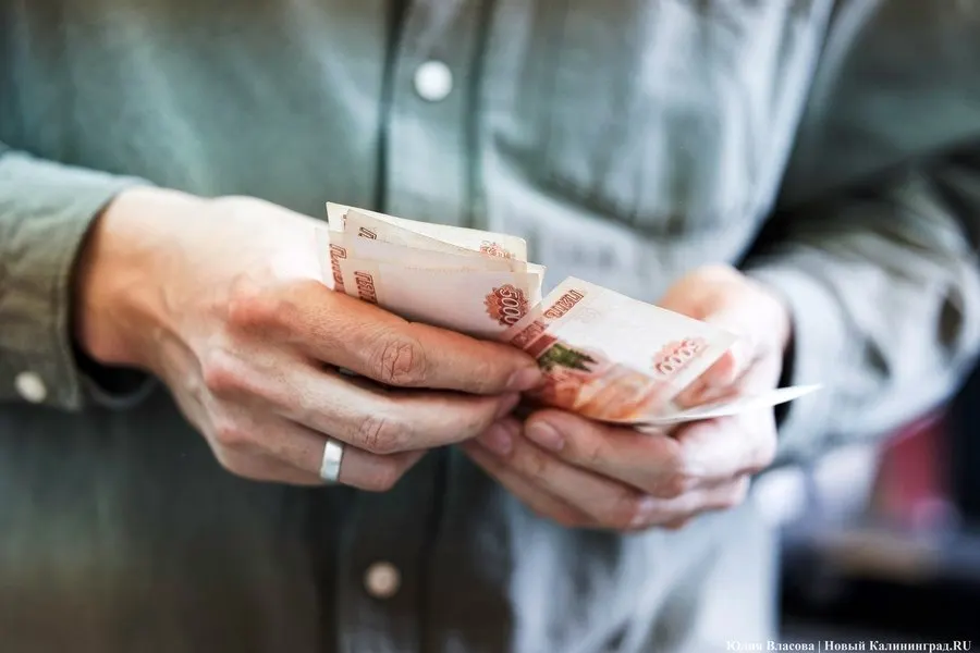 Более 11 тыс. работающих родителей Калининградской области получили ежегодную семейную налоговую выплату в 2026 году; средний размер — около 29 тысяч рублей, максимальная выплата — почти 134 тысячи.