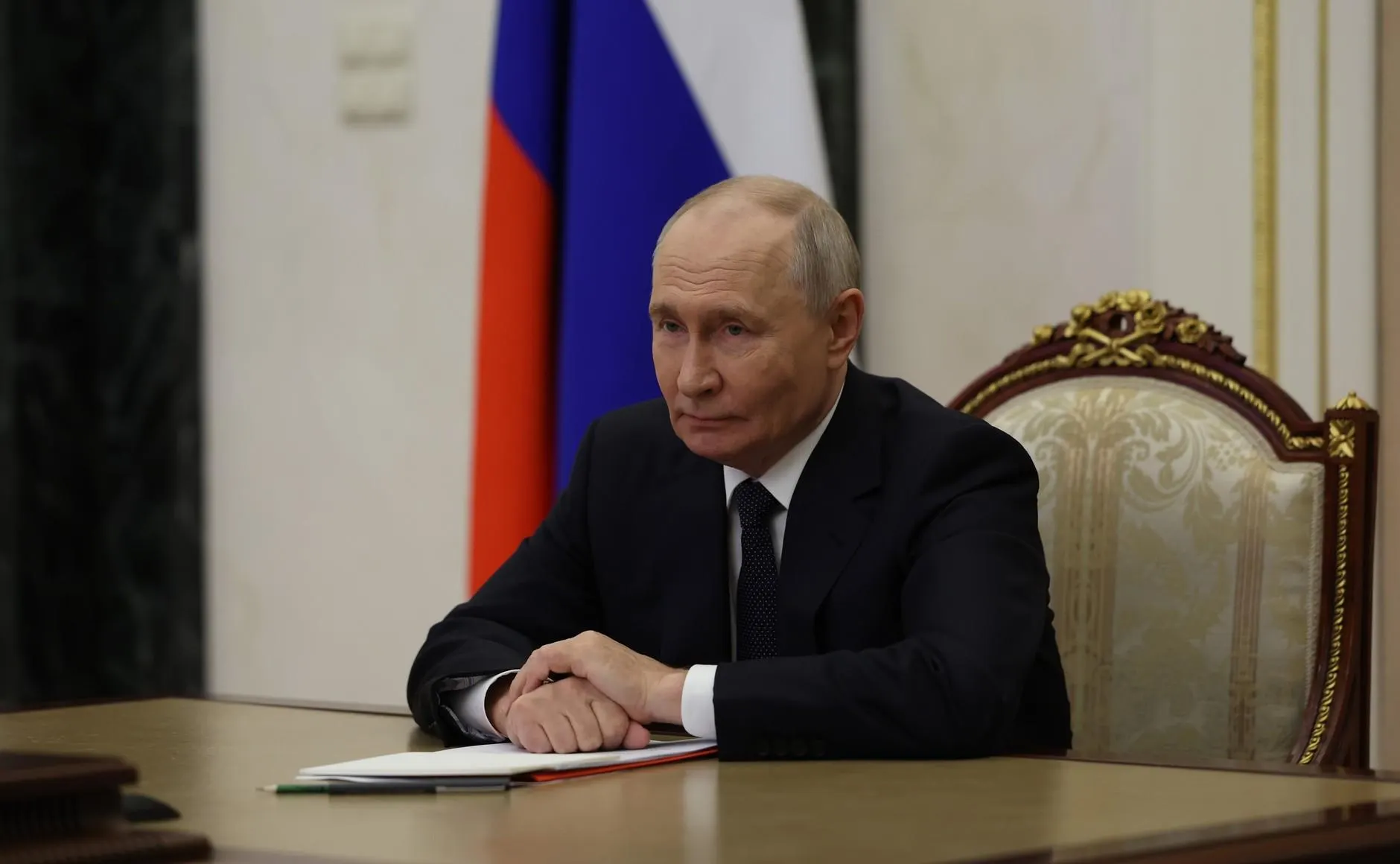 Разбор главных заявлений сторон на начальной стадии встречи.