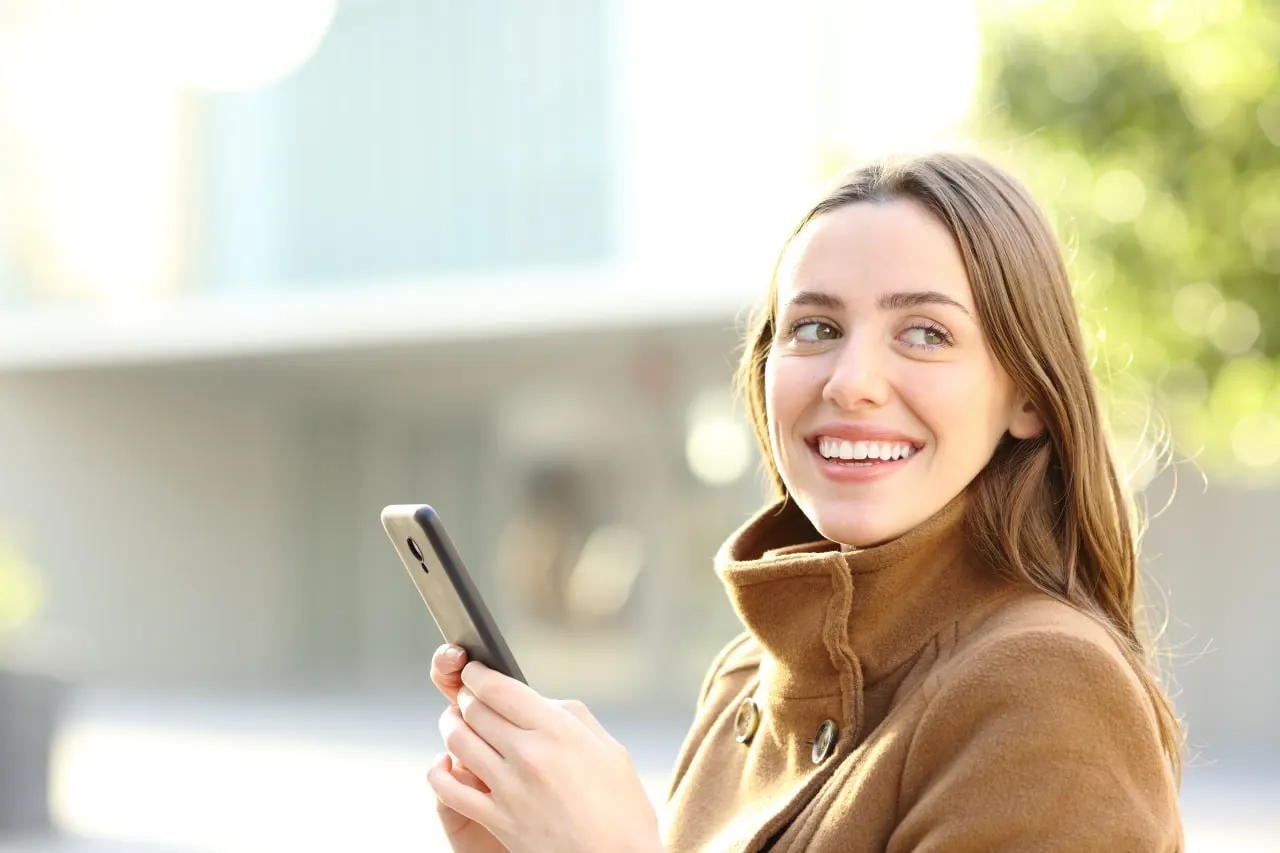 Сеть 5G доступна в 21 городе, включая Калининград и Архангельск; скорость в тестах выше у МТС.
