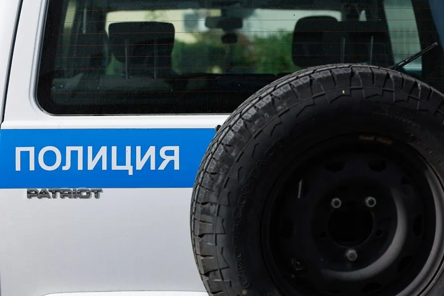 Пенсионер перечислил мошенникам почти 8 млн рублей за автомобиль и остался без него; по факту возбуждено уголовное дело.