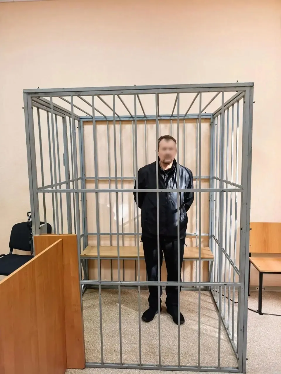 По данным следствия, подозреваемый пытался провезти через границу составные части танка 1944 года выпуска; их стоимость оценивается в 1 171 000 рублей.