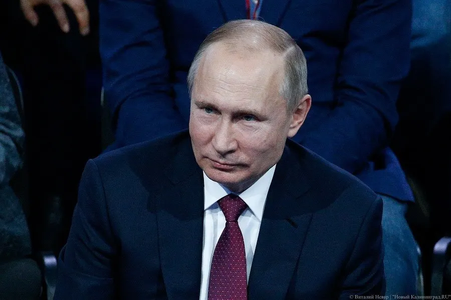 Президент России поручил во всех регионах внедрить систему независимой оценки качества услуг в социальной сфере по данным портала Госуслуги. Срок исполнения — до 1 февраля 2027 года.