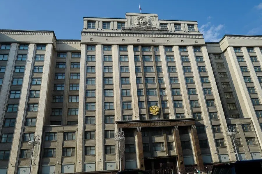 Поправки к закону об Особой экономической зоне Калининградской области нацелены на привлечение инвестиций в условиях санкций: сроки реализации проектов увеличат до шести лет, поддержка сохранится до 2045 года.