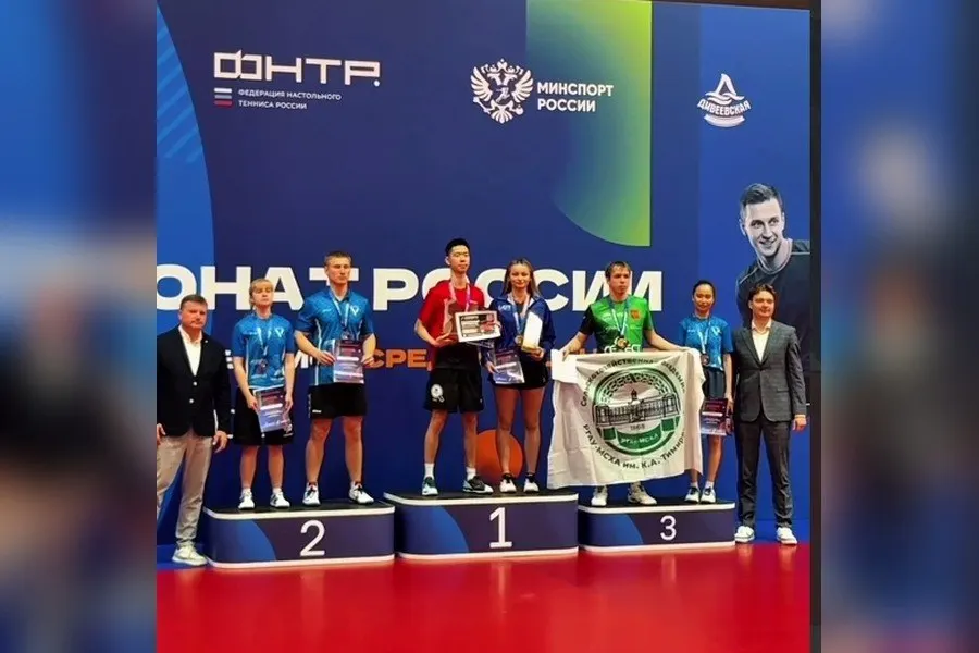 Кристина Карась из Калининграда выиграла смешанный парный разряд на первом официальном личном чемпионате России среди студентов.