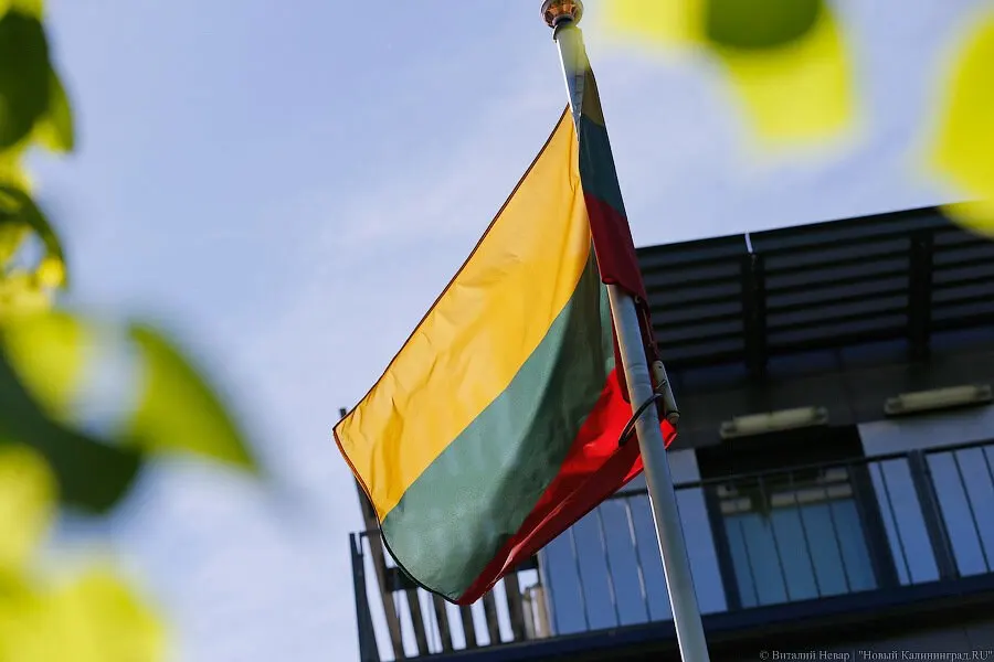 Литовский парламент отклонил поправку, предусматривавшую сокращение времени транзита для россиян через Литву в пользу Калининградской области до шести часов.