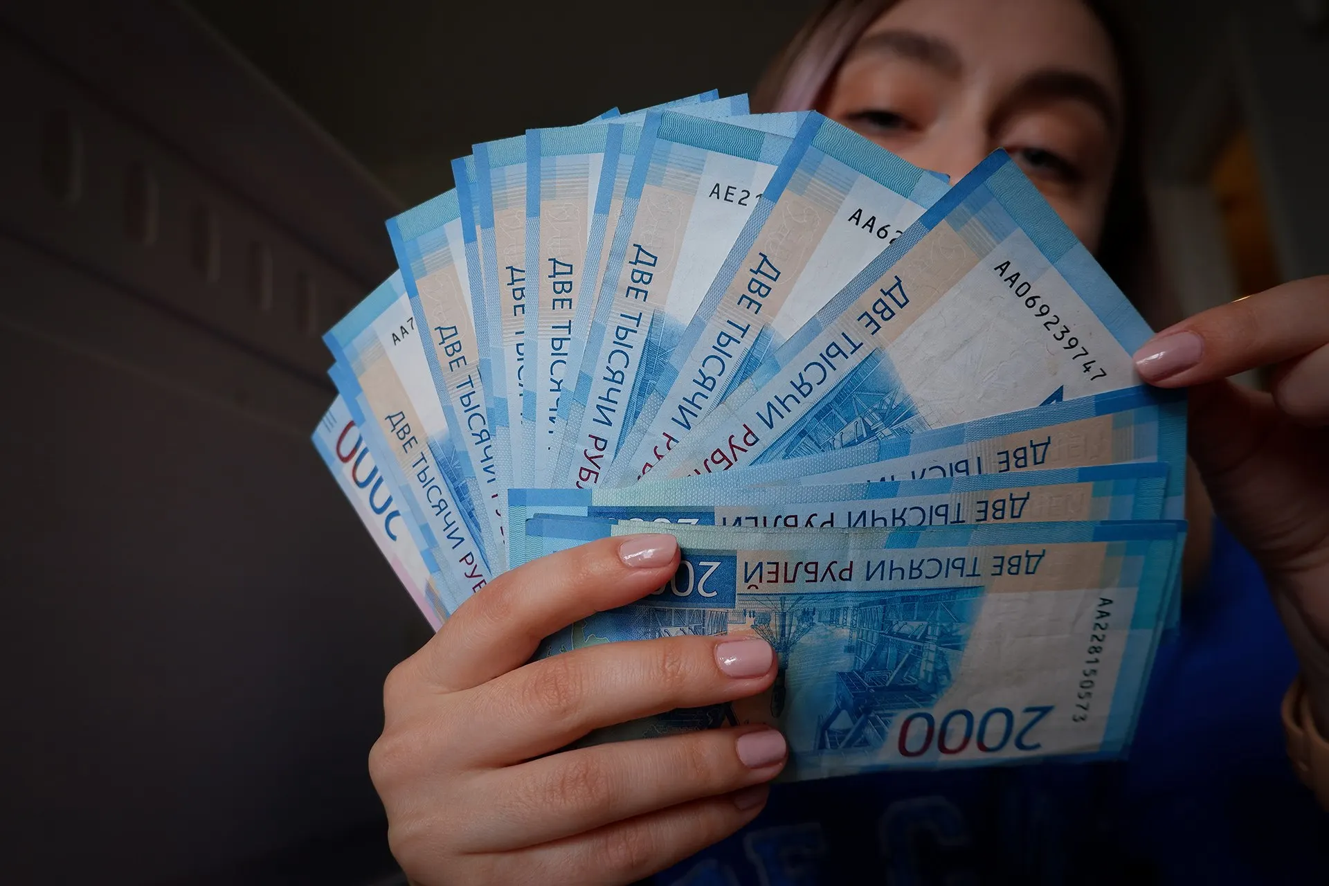 Налоговое бремя для россиян продолжает расти; правительство ищет способ пополнить бюджет на триллион рублей — что это за налог и как он скажется на среднем классе.