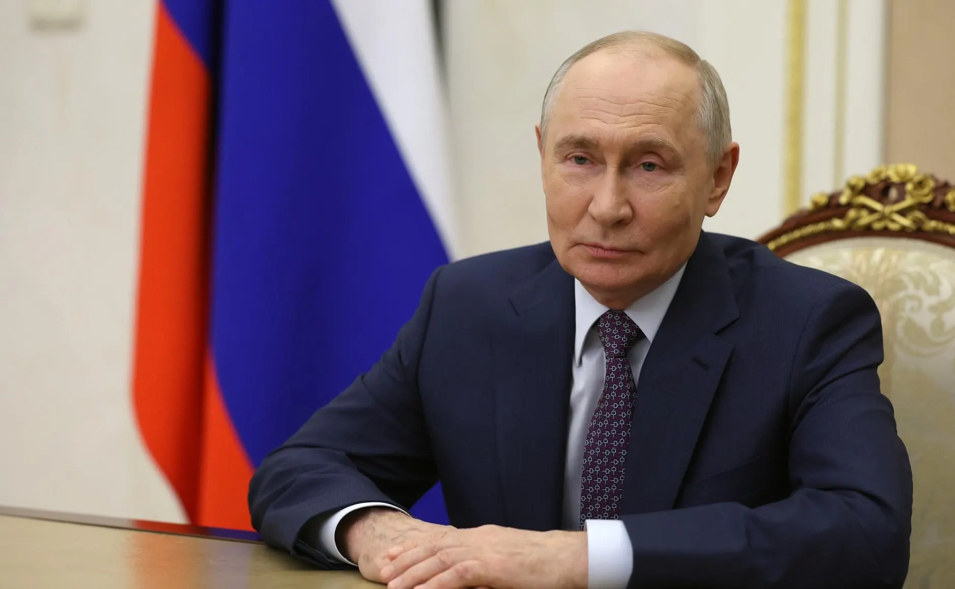 Президент поздравил учителей с профессиональным праздником и подчеркнул значение их труда.