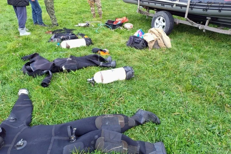 Два жителя Калининградской области задержаны при добыче янтаря без разрешения. Изъято водолазное снаряжение и оборудование.