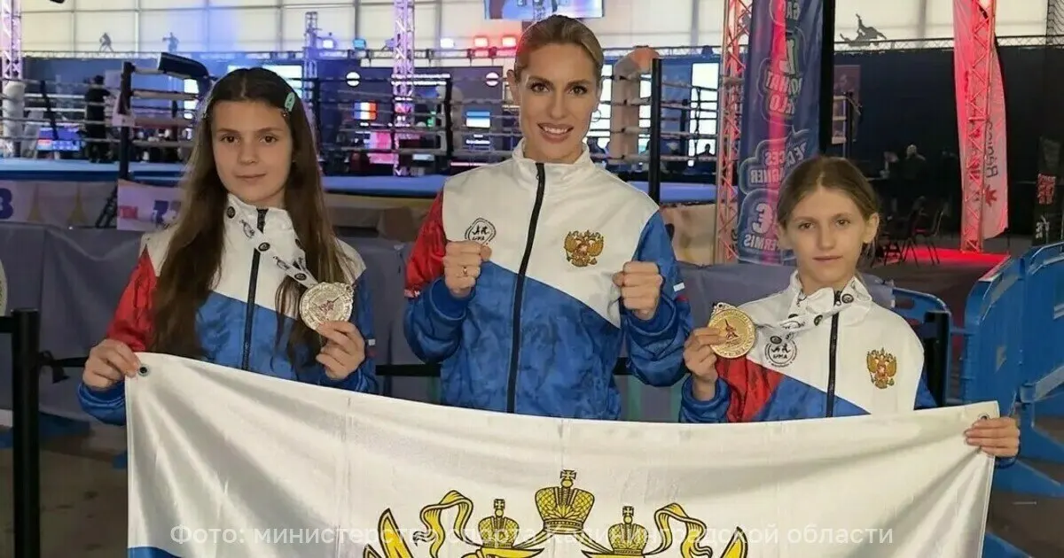 Юные калининградские спортсменки завоевали золото и серебро на чемпионате Европы по муайтай в Париже, помогая сборной России занять достойное место в медальном зачёте.