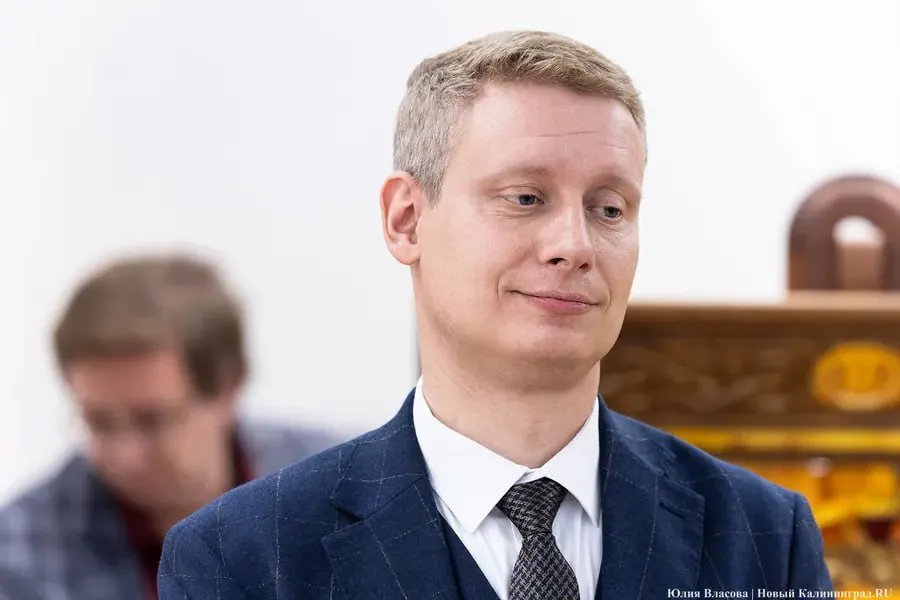 Новые учебники истории учитывают особенности восприятия подростков, включают тесты и видеоматериалы, а тексты регулярно обновляются.