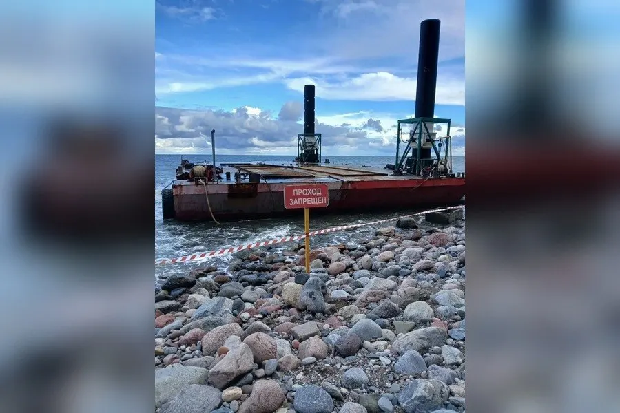 В&nbsp;Калининградской области просят не&nbsp;подходить к&nbsp;повреждённой платформе после&nbsp;шторма
