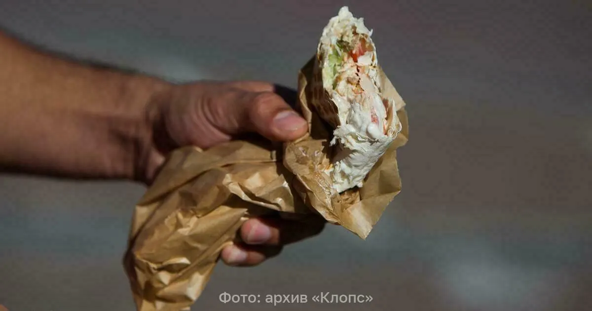 Региональные надзорные органы выявили кафе, работавшее без надлежащих документов и с сомнительным сырьем; блюда доставлялись онлайн.