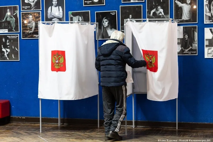 Обсуждают возможность разделения сроков выборов в Государственную Думу и региональных/муниципальных кампаний, что может повлиять на организацию голосования в Калининградской области.